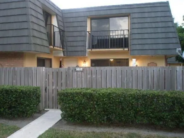 3209 32nd Way #3209, West Palm Beach, FL 33407