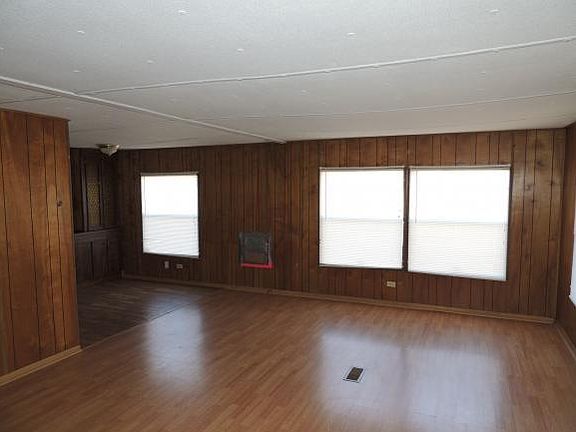 3rd image of 209 Arrowhead Dr
