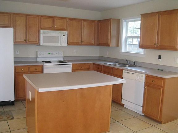 2nd image of 6918 Vanderbilt Ave