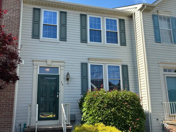 16 Photinia Dr, Newark, DE 19702
