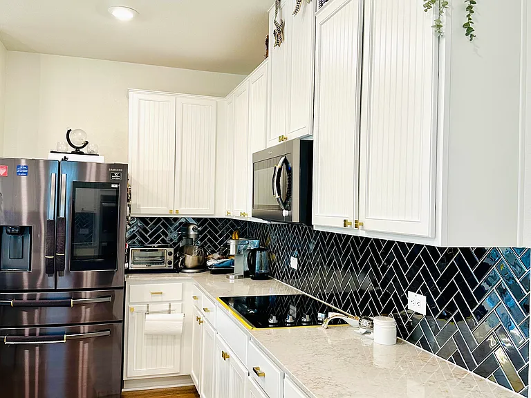 524 Ayinger Ln — Photo 4
