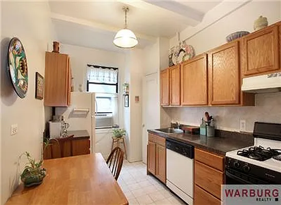 Sold by Warburg | media 6