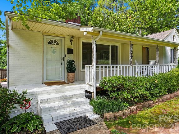 2nd image of 2736 Palm Ave