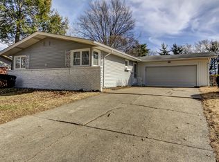 18 Andover Dr, Springfield, IL 62704