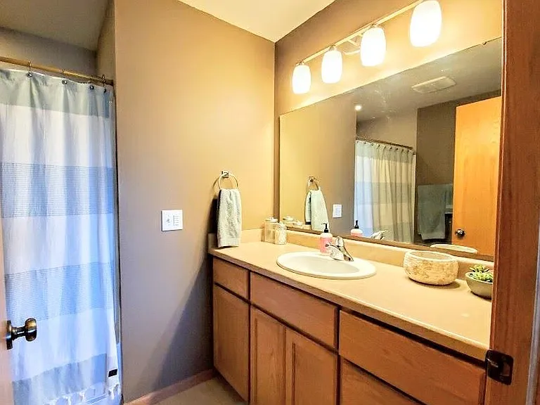1432 Wild Iris St — Photo 16