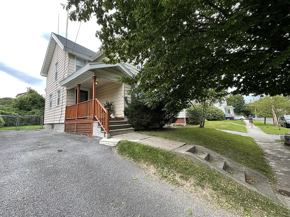 610 Fellows Ave