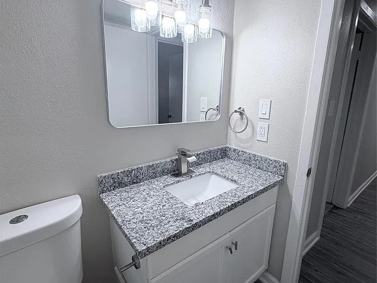 7705 Parker Rd — Photo 17