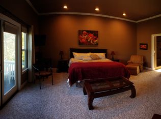 11320 Sara Dr, Redding, CA 96003