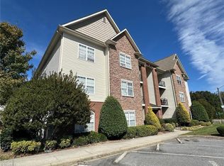 6801 Hanesbrook Cir #201, Clemmons, NC 27012