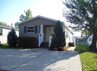 49632 Au Lac Dr E, Chesterfield, MI 48051