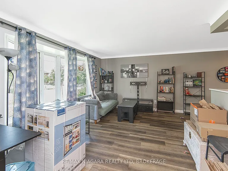 58 Dorchester Blvd — Photo 15