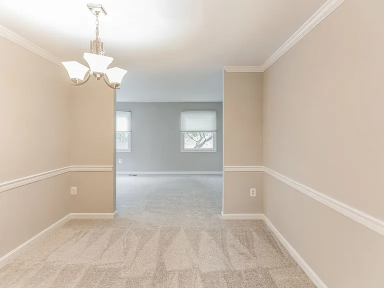 5335 Lake Cove Ct — Photo 7