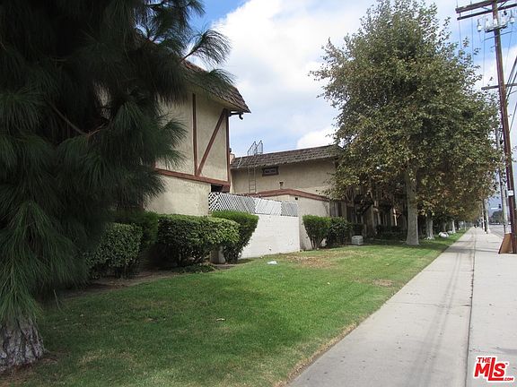 2nd image of 14333 Van Nuys Blvd Unit 23