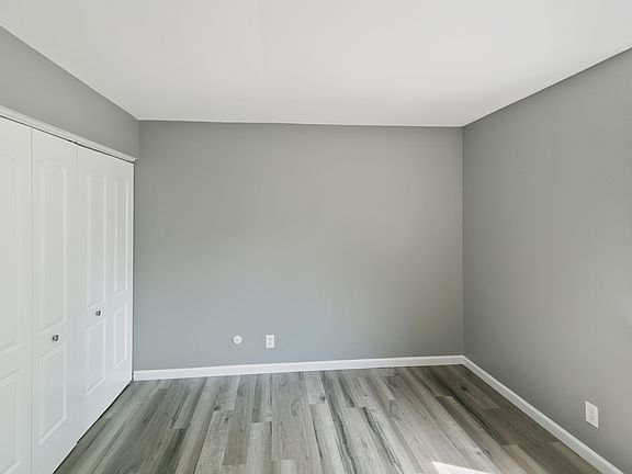 4th image of 16 Galewood Dr
