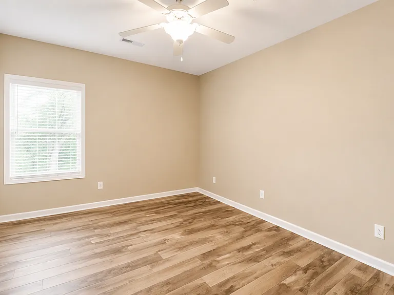 899 Magnolia Ct — Photo 13
