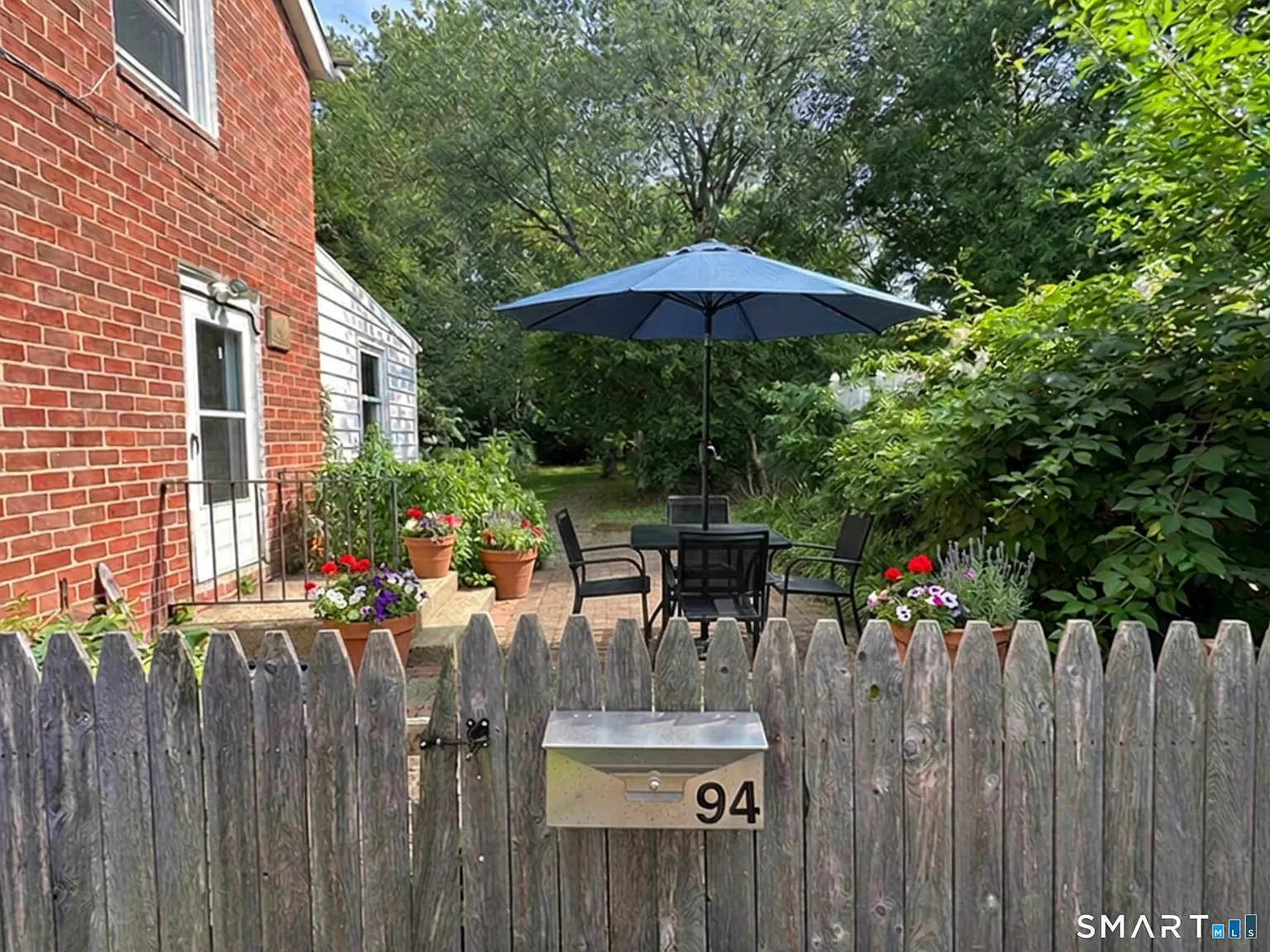 3 bed, 1.5 bath, 961 sqft, $2,675 — Photo 2
