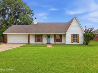 101 N Place Dr, Madison, MS 39110