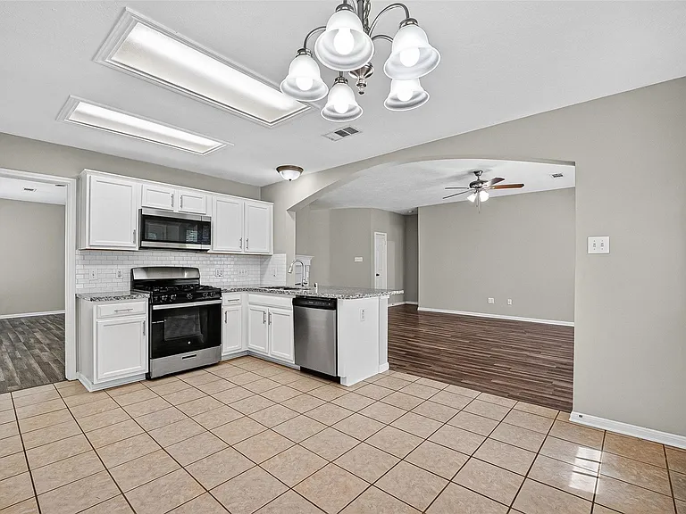2902 Burgess Hill Ct — Photo 20