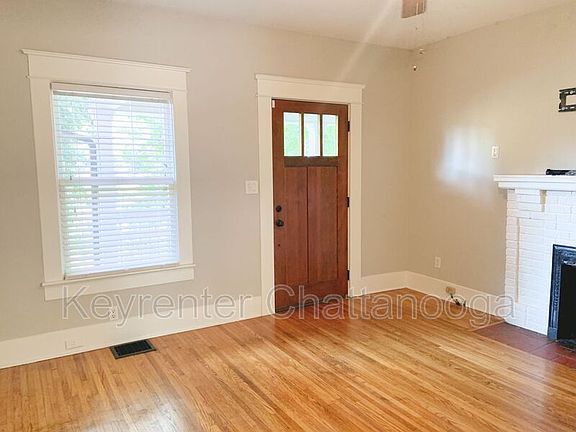 4th image of 1006 Boylston St