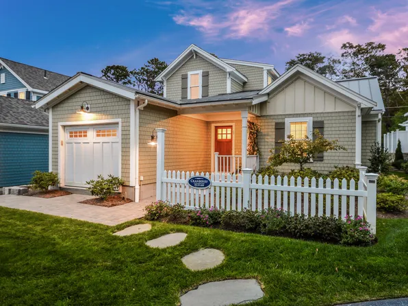 11 Azalea Lane, Mashpee, MA 02649