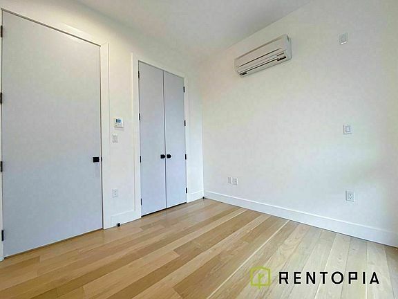 4th image of 420 Tompkins Ave #142