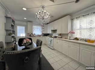 404 2nd Ave, Lyndhurst, NJ 07071