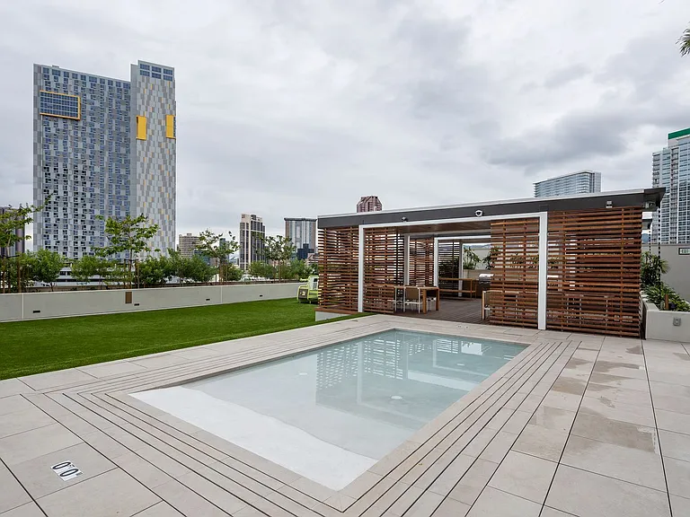987 Queen St #2313 — Photo 15
