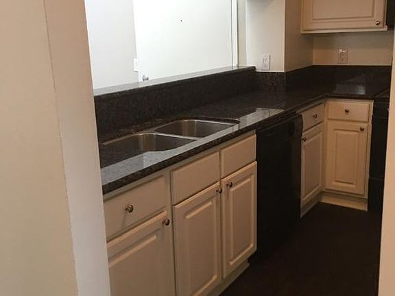 4th image of 21306 Parthenia St APT 208