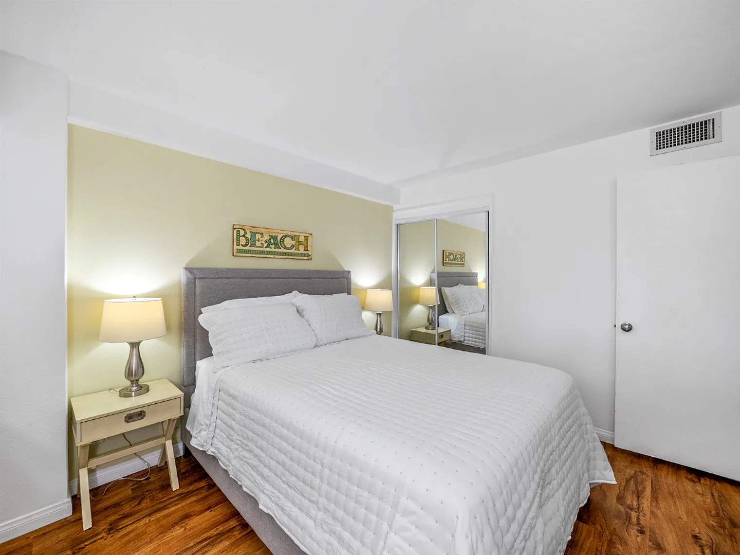1 bed, 1.0 bath, 484 sqft, $4,291 — Photo 4