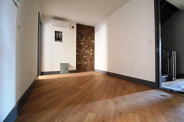 Rented by null | media 6