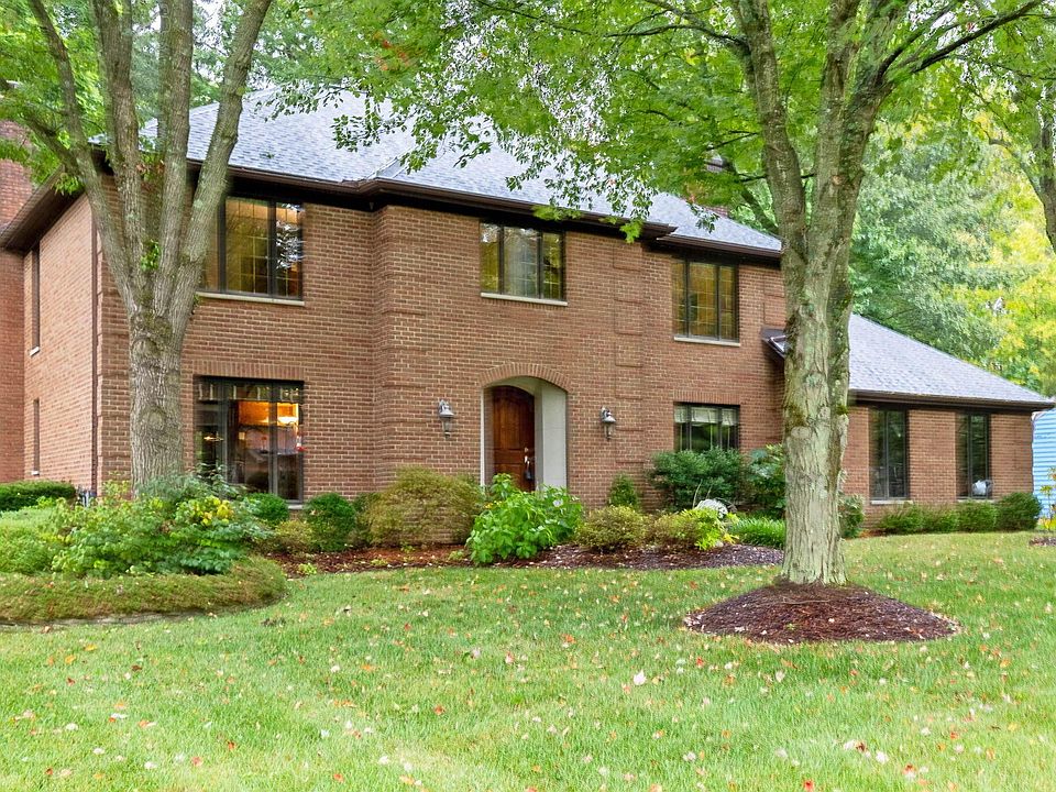 1st image of 3244 Shoreline Dr