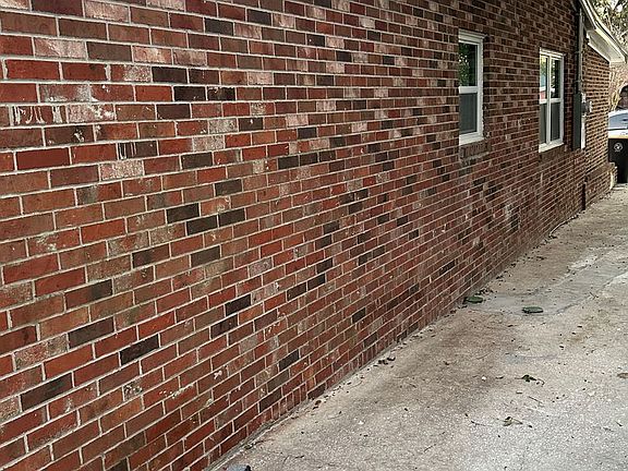 5th image of 4213 Etta St
