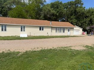 46152 313th St, Vermillion, SD 57069