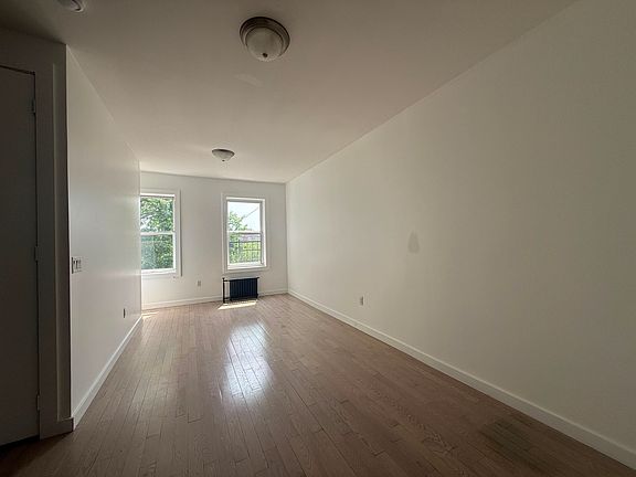 2nd image of 34 Kensington Ave #E4