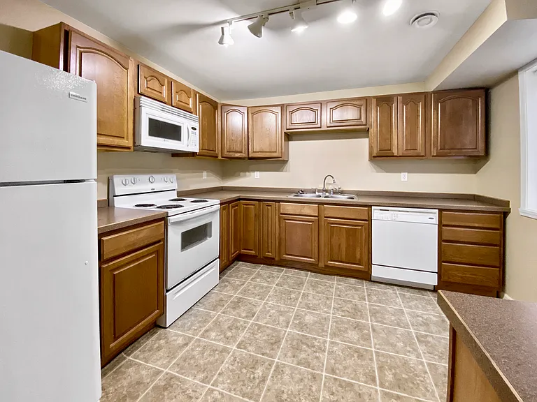 1120 University Ave #3 — Photo 4