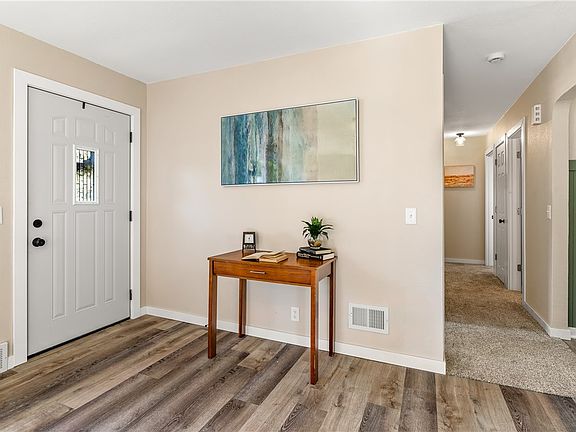 5th image of 1109 Boulevard Place