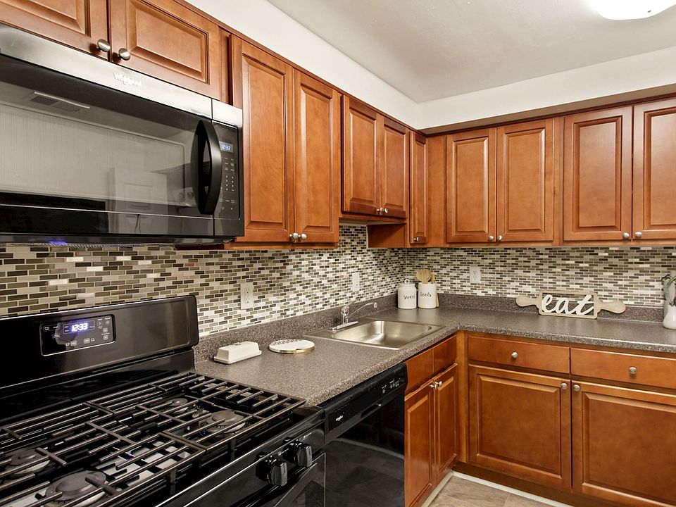 Lighthouse at Twin Lakes Apartment Homes Apartment Rentals Beltsville