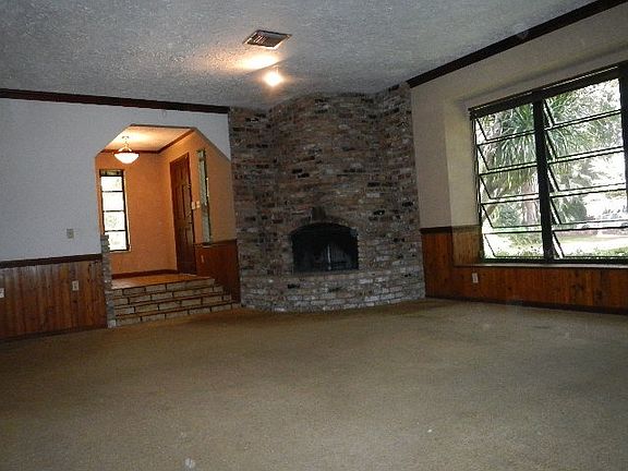 Additional Living Room