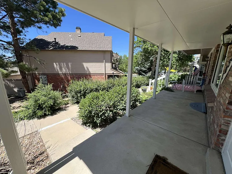7052 E Briarwood Dr — Photo 1