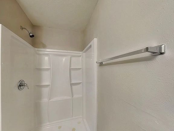 4th image of 5001 Oregon Ct #1