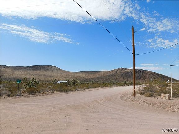 3rd image of 9432 W Bonanza Avenue
