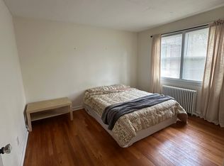 52 Robin Rd APT B2, West Hartford, CT 06119