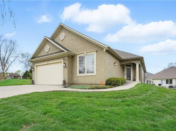 1404 SW Heartwood Ter, Lees Summit, MO 64081