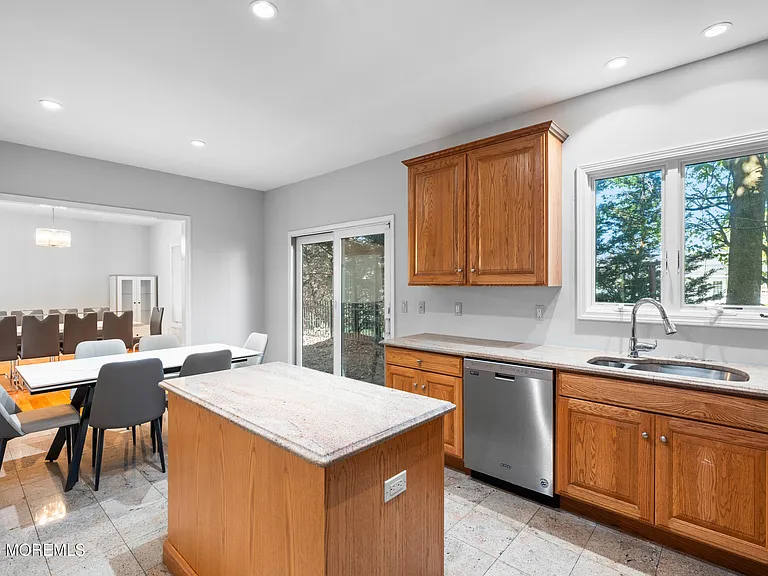 230 Norwood Ave — Photo 17