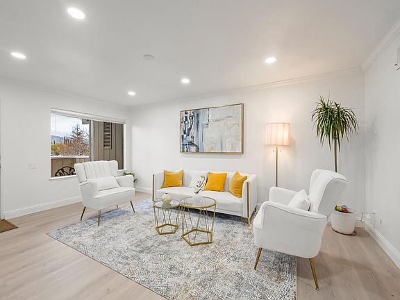 5th image of 2315 Warfield Way Unit B