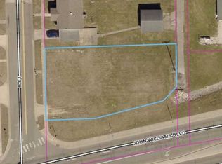 820 R St, Bedford, IN 47421