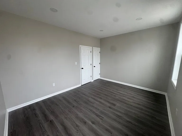 420 N Hobart St — Photo 10