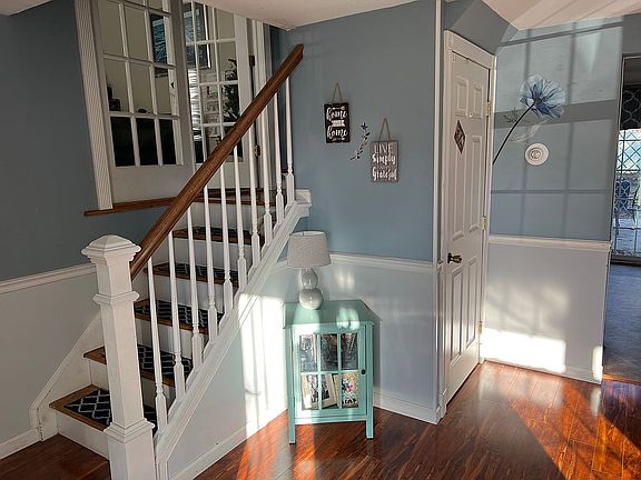2nd image of 15 Grace Ln