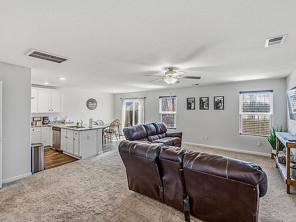 2nd image of 2182 Southlea Dr