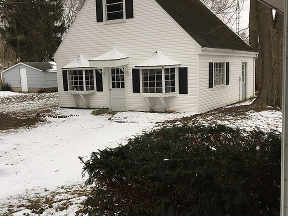 5th image of 100 Madison St